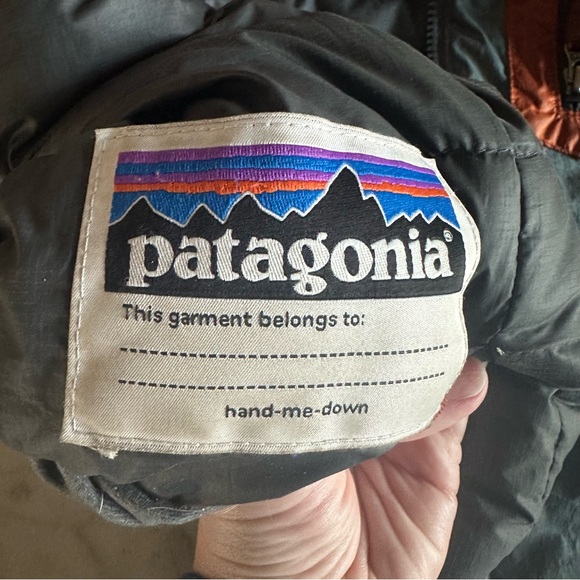 KID’S PATAGONIA DOWN SWEATER HOODIE - Orange / Gray, size S - Picture 4 of 4